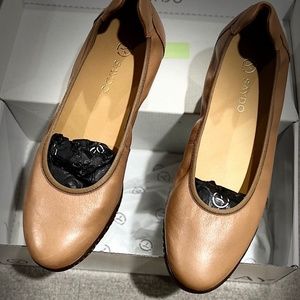 Leather ballet shoes